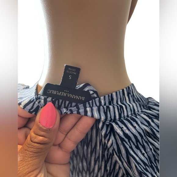 Banana Republic Factory Long Sleeve Belted Tiered ruffle hem Blouse Size Small - Picture 9 of 9